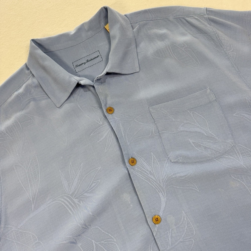 Tommy Bahama Men's XL Solid Blue Floral 100% Silk Short Sleeve Button Up Shirt